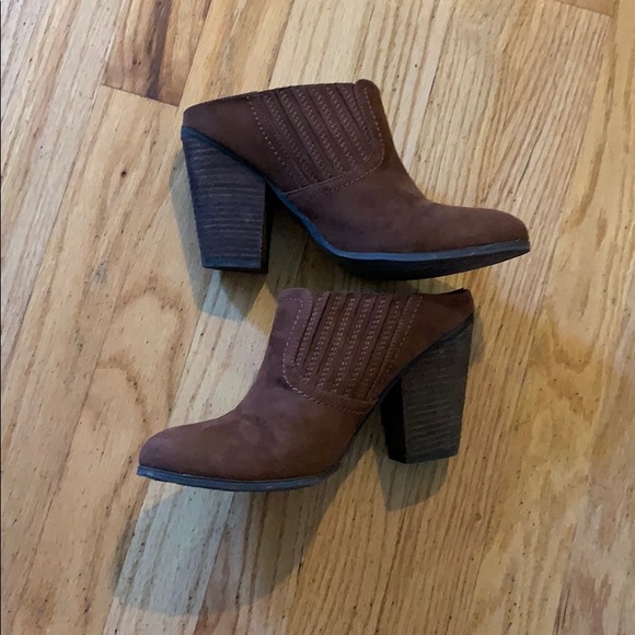 CARLOS SANTANA CLOGS WITH HEEL - Picture 2 of 4